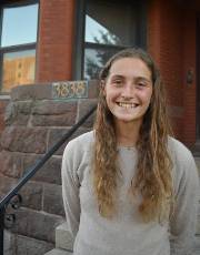 Caroline Bell headshot